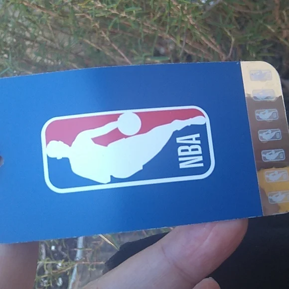 Nwt NBA T-shirt (M) - Picture 5 of 7